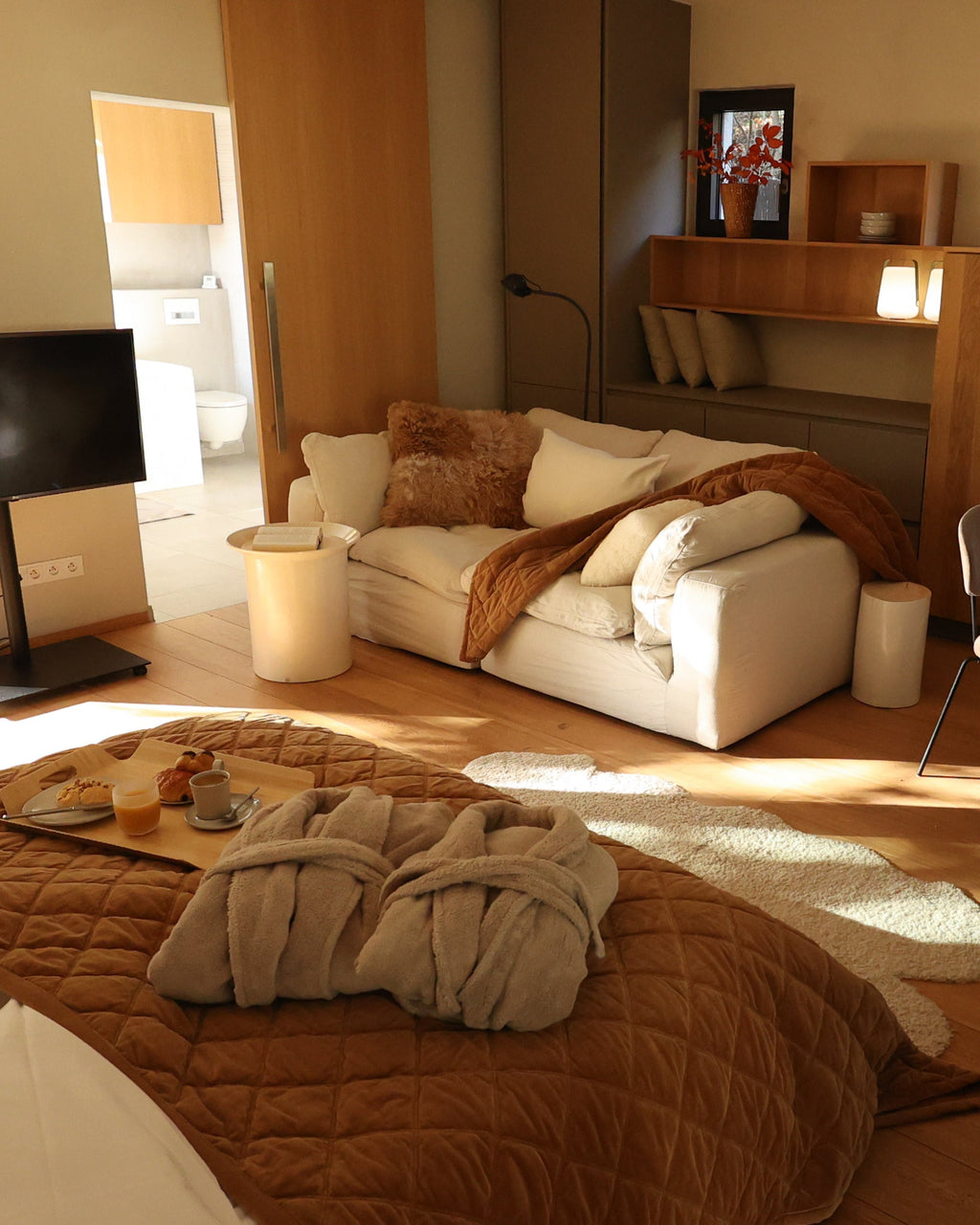 Wood Lounge Suite