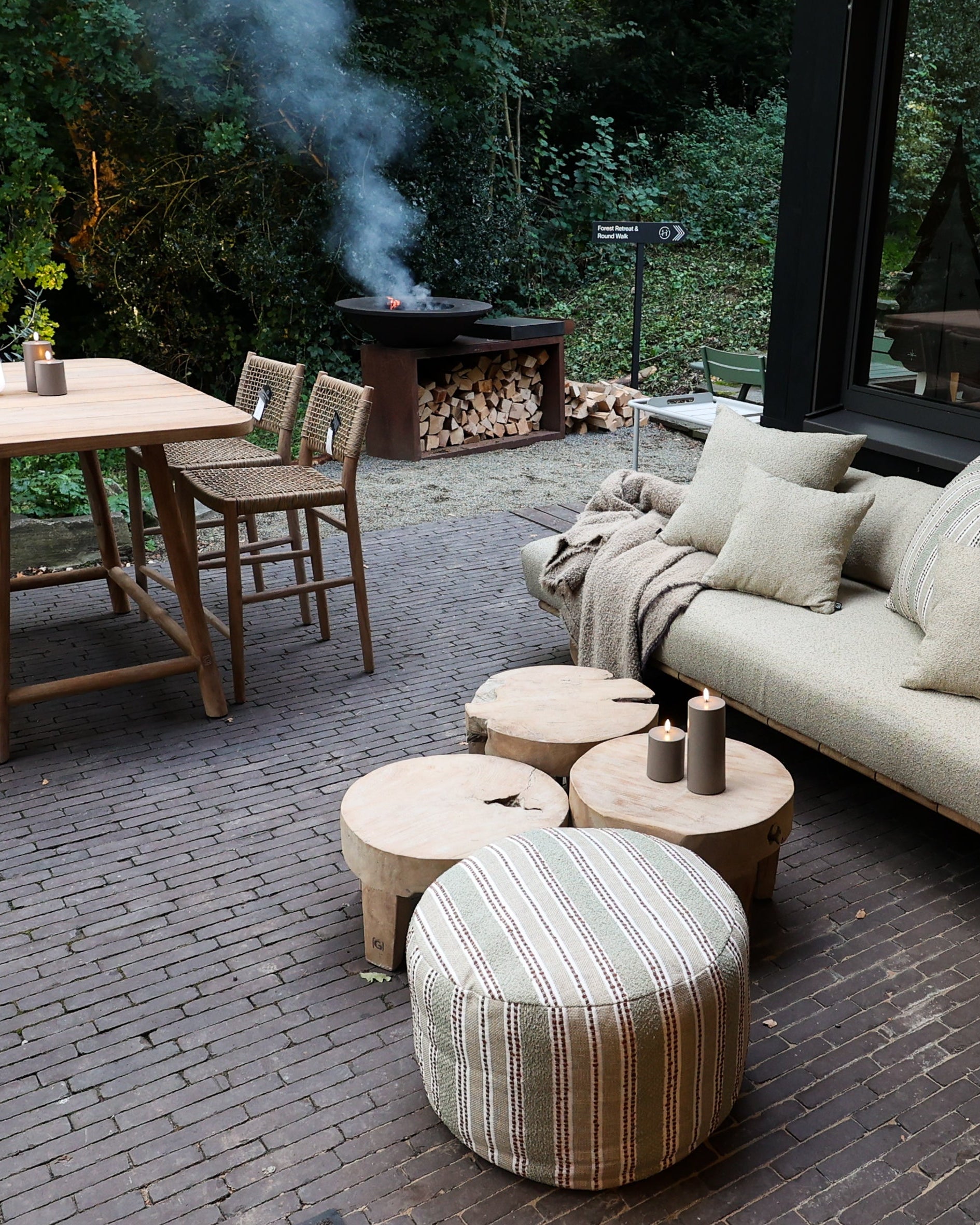 Wood Lounge Apartment